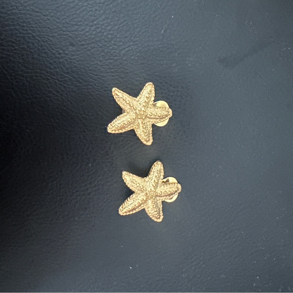 Ben-Amun Gold Starfish Clip On Earrings